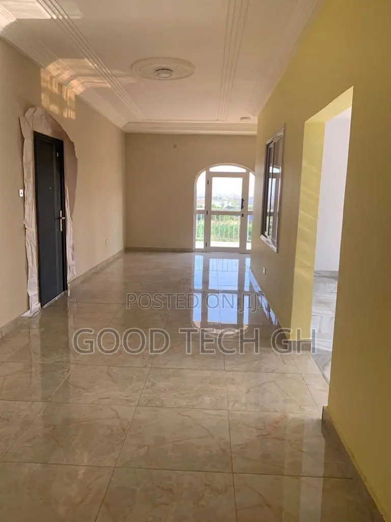 5bdrm House in East Legon for sale