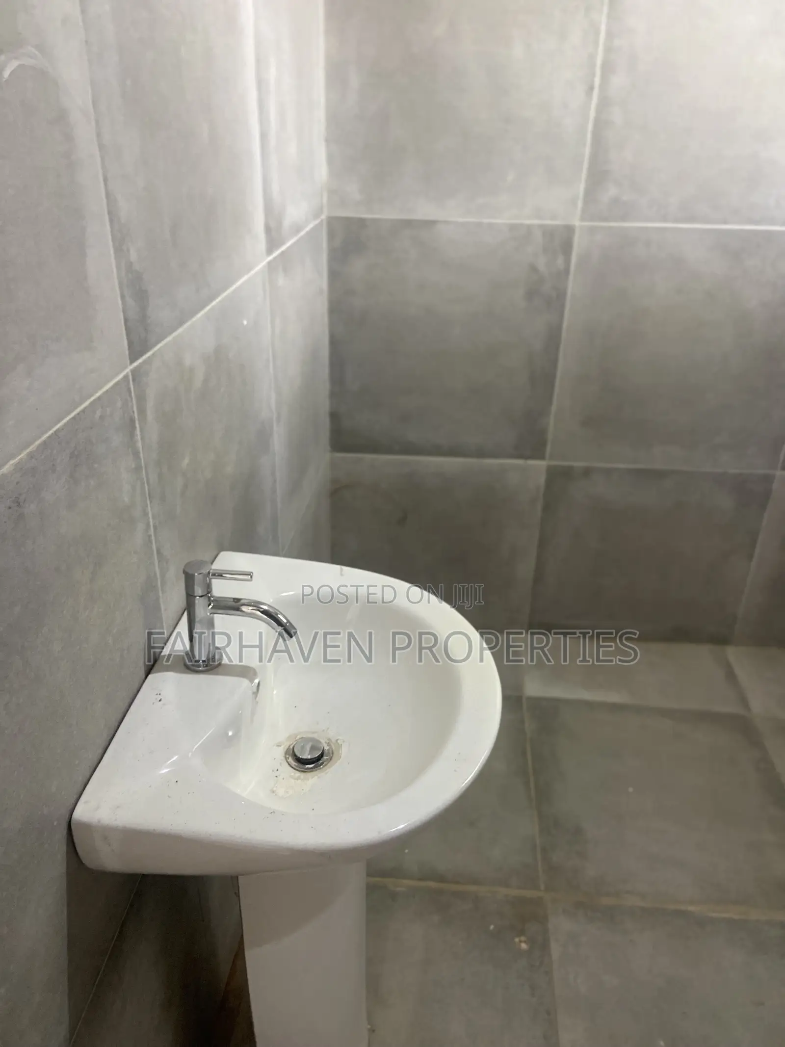 2bdrm Block of Flats in Abaese, Amasaman for rent