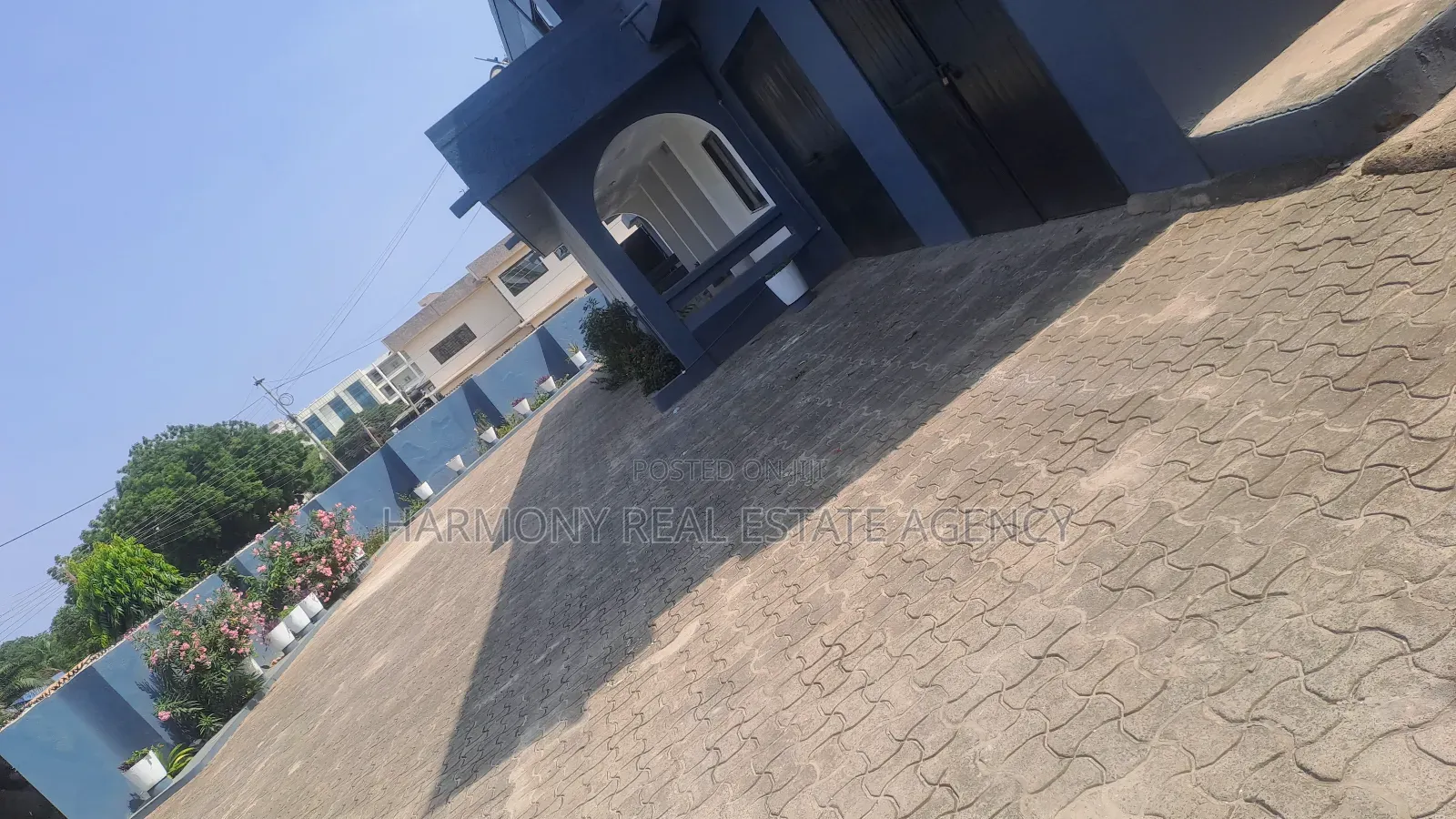 7bdrm House in Abelemkpe for rent