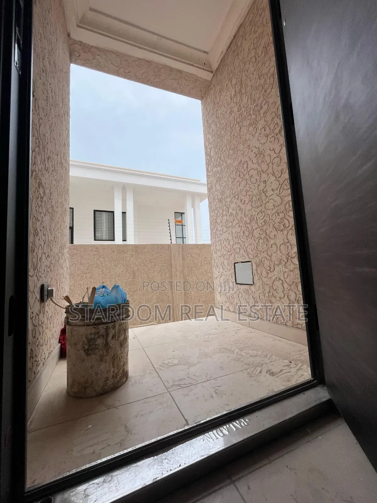 2bdrm Apartment in Adjiriganor for rent