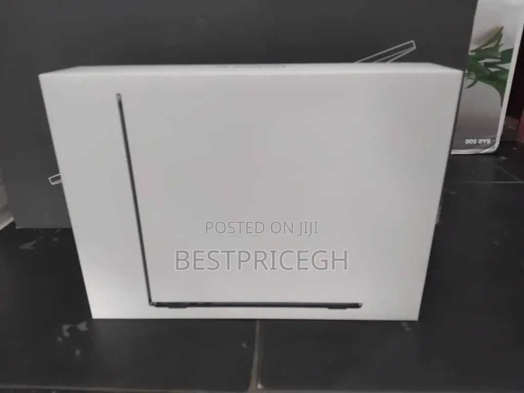 New Laptop Apple MacBook Air 2022 M2 8GB Apple M2 SSD 256GB