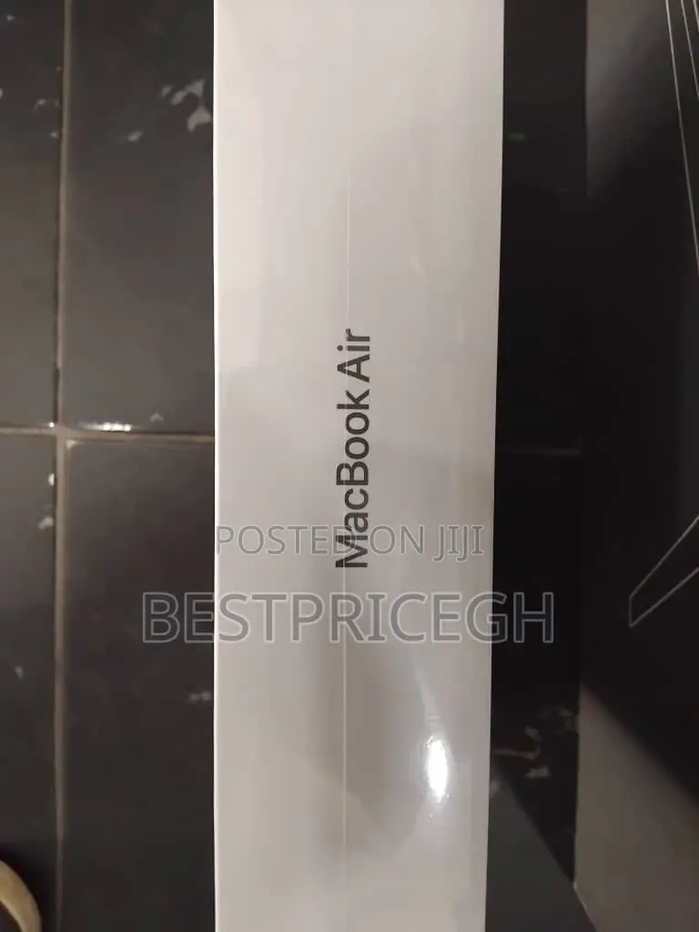 New Laptop Apple MacBook Air 2022 M2 8GB Apple M2 SSD 256GB
