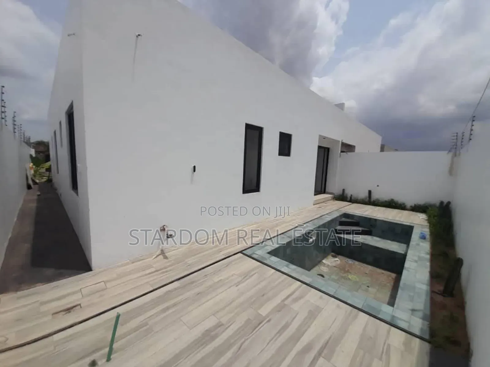 3bdrm Duplex in Malejor, Adenta for sale