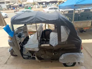 New Bajaj RE 2025 Black