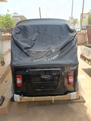 New Bajaj RE 2025 Black