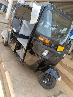 New Bajaj RE 2025 Black