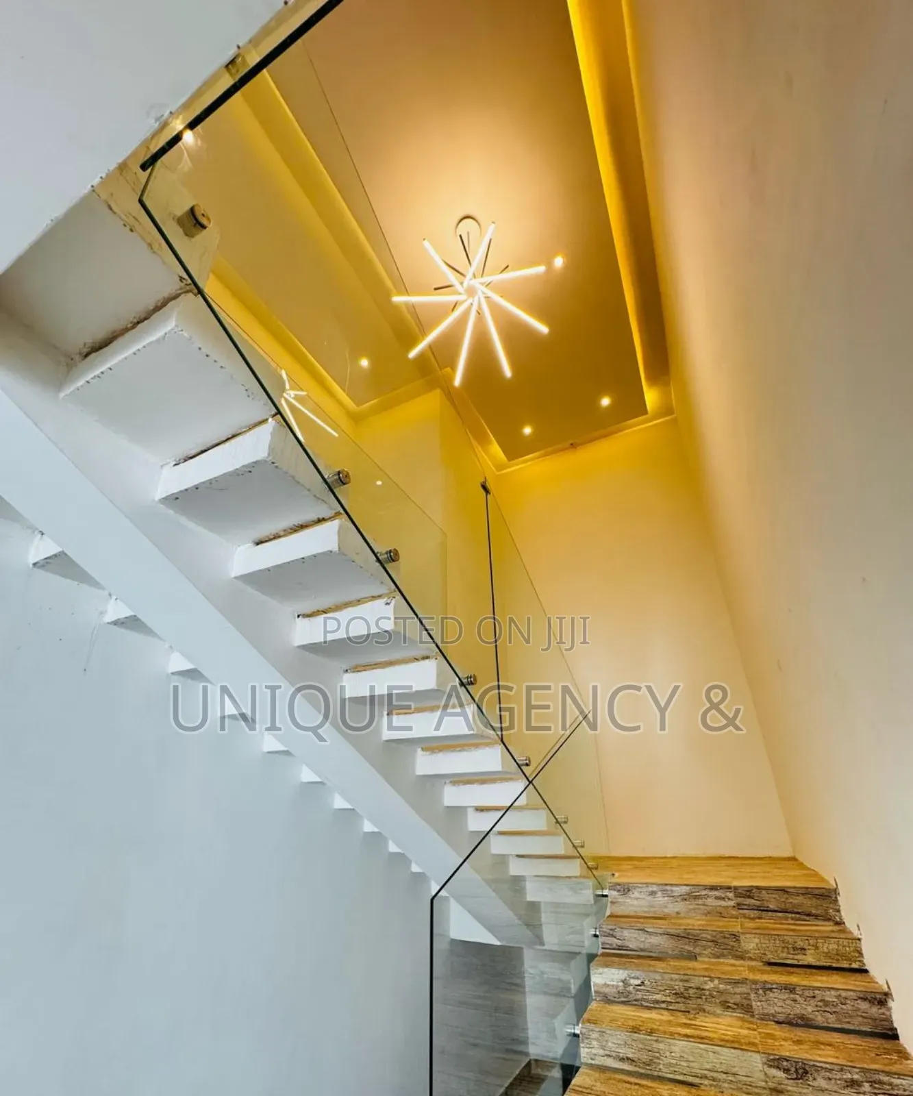5bdrm Duplex in East Legon for sale