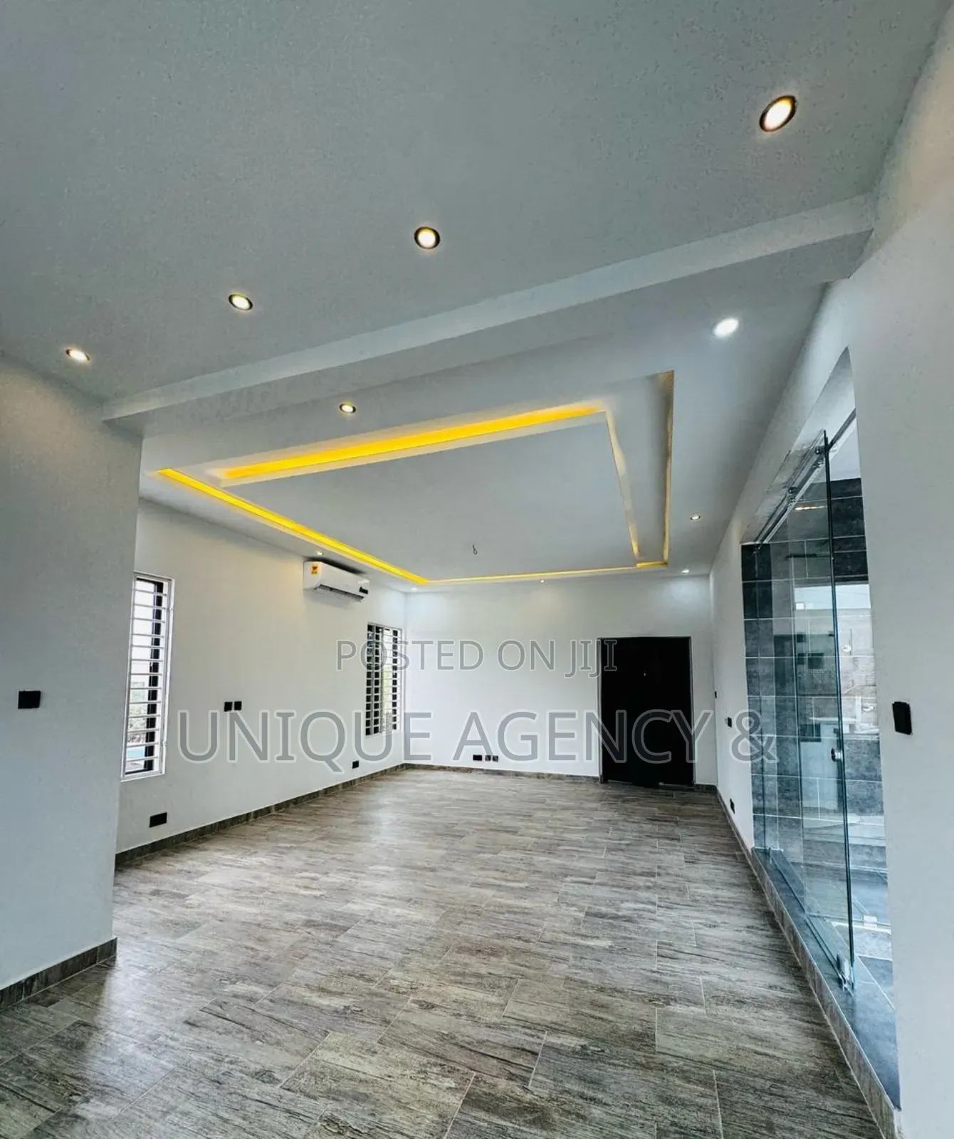 5bdrm Duplex in East Legon for sale
