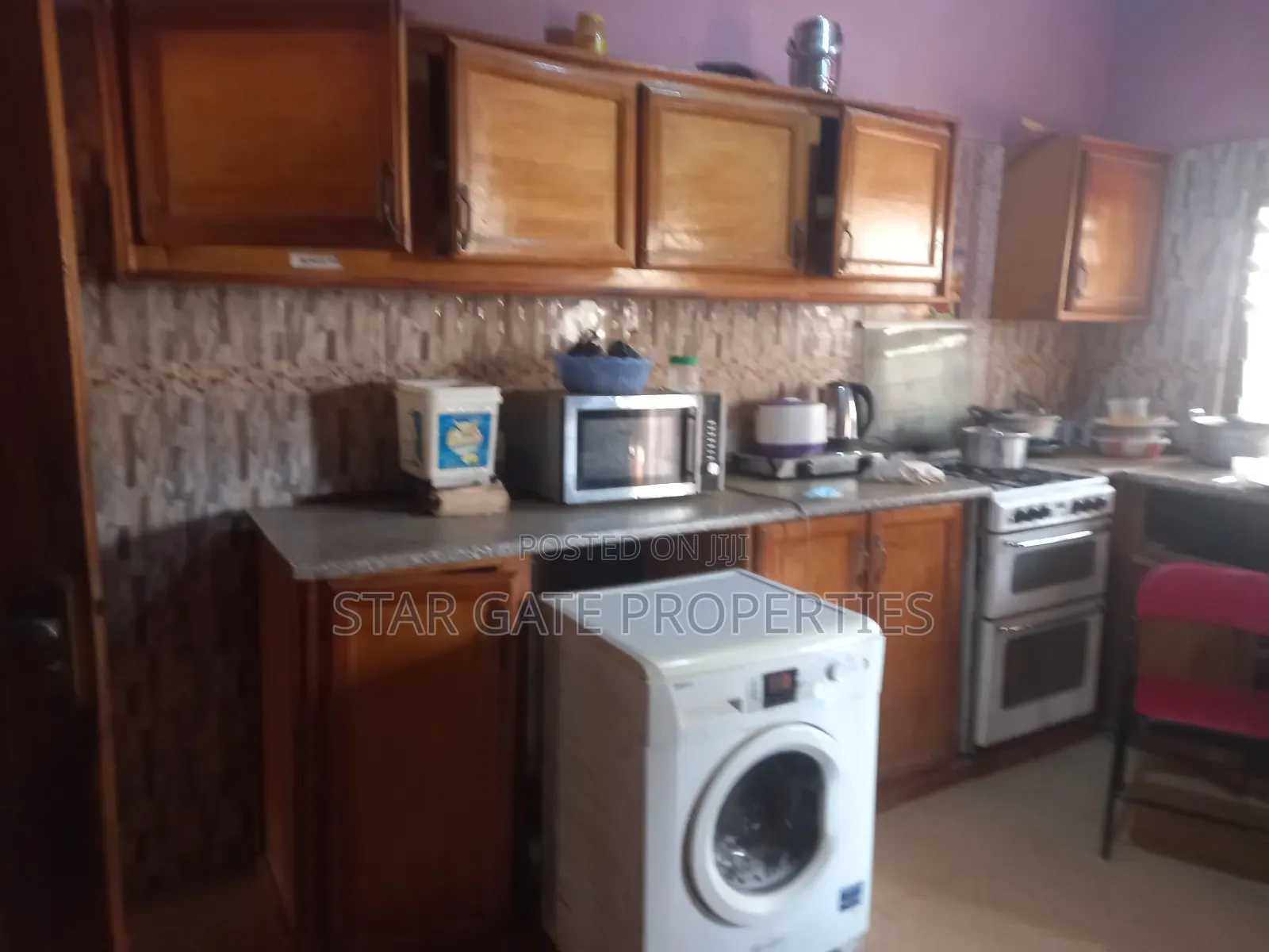 12 Bedrooms Guest House / Hotel for Sale ( Adesina)