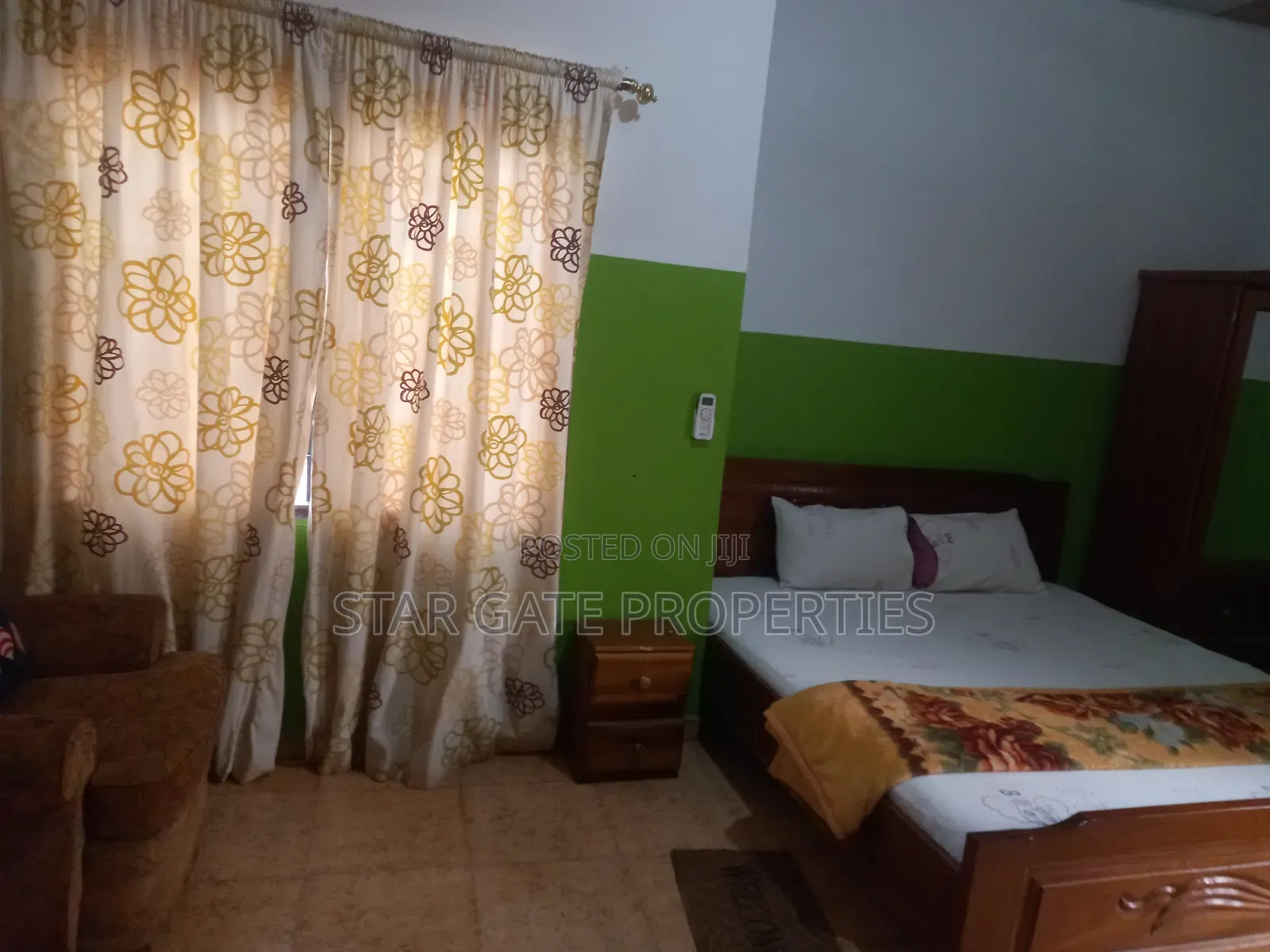 12 Bedrooms Guest House / Hotel for Sale ( Adesina)