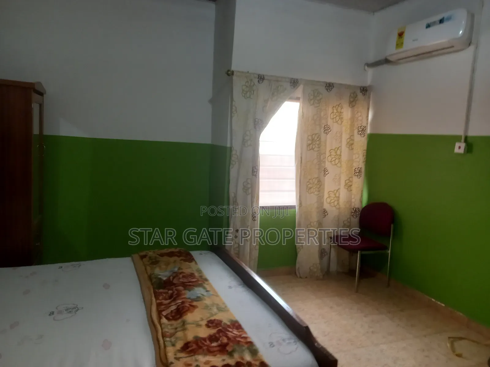 12 Bedrooms Guest House / Hotel for Sale ( Adesina)