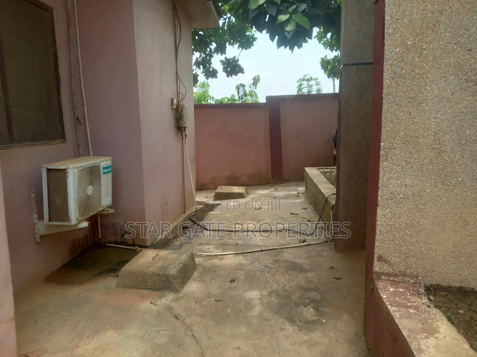 12 Bedrooms Guest House / Hotel for Sale ( Adesina)