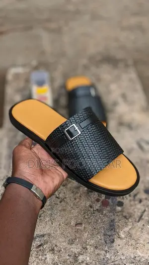 Black Ntwabom Leather Design Slippers With Yellow Inner