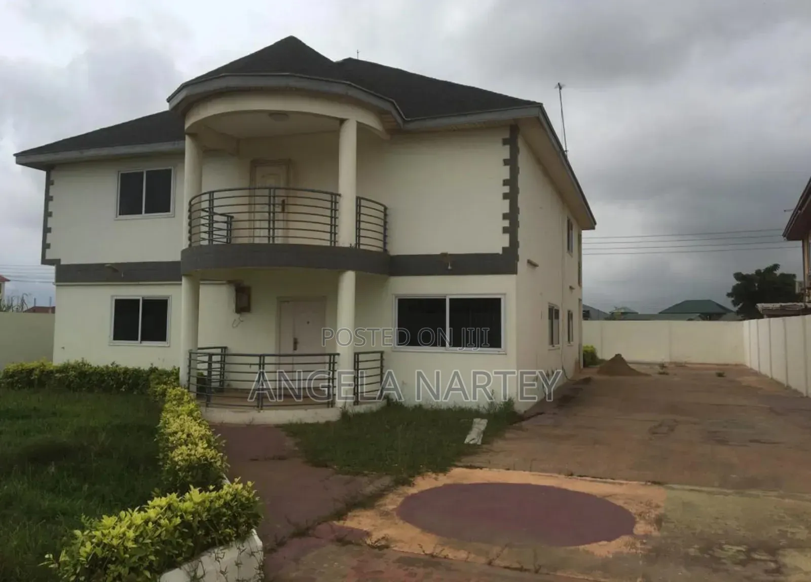 4bdrm House in Community 22, Tema Metropolitan for sale