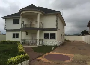 4bdrm House in Community 22, Tema Metropolitan for sale