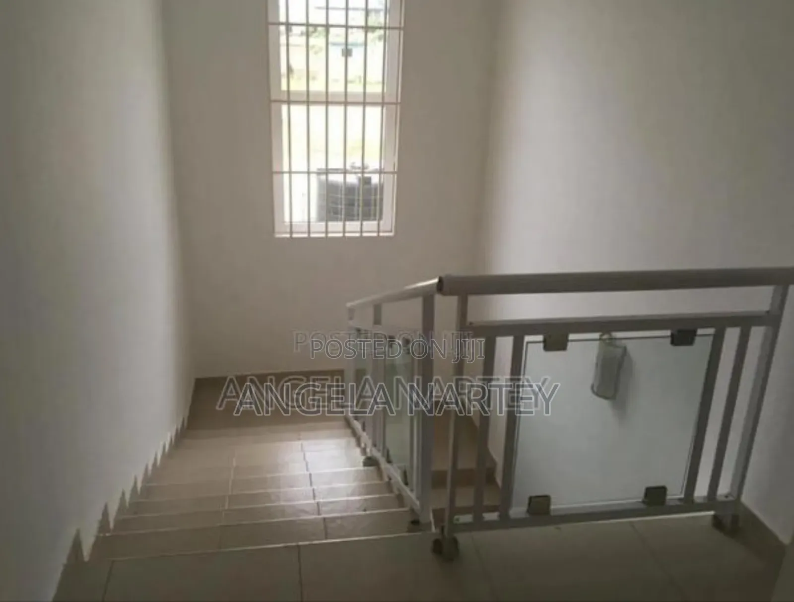4bdrm House in Community 22, Tema Metropolitan for sale