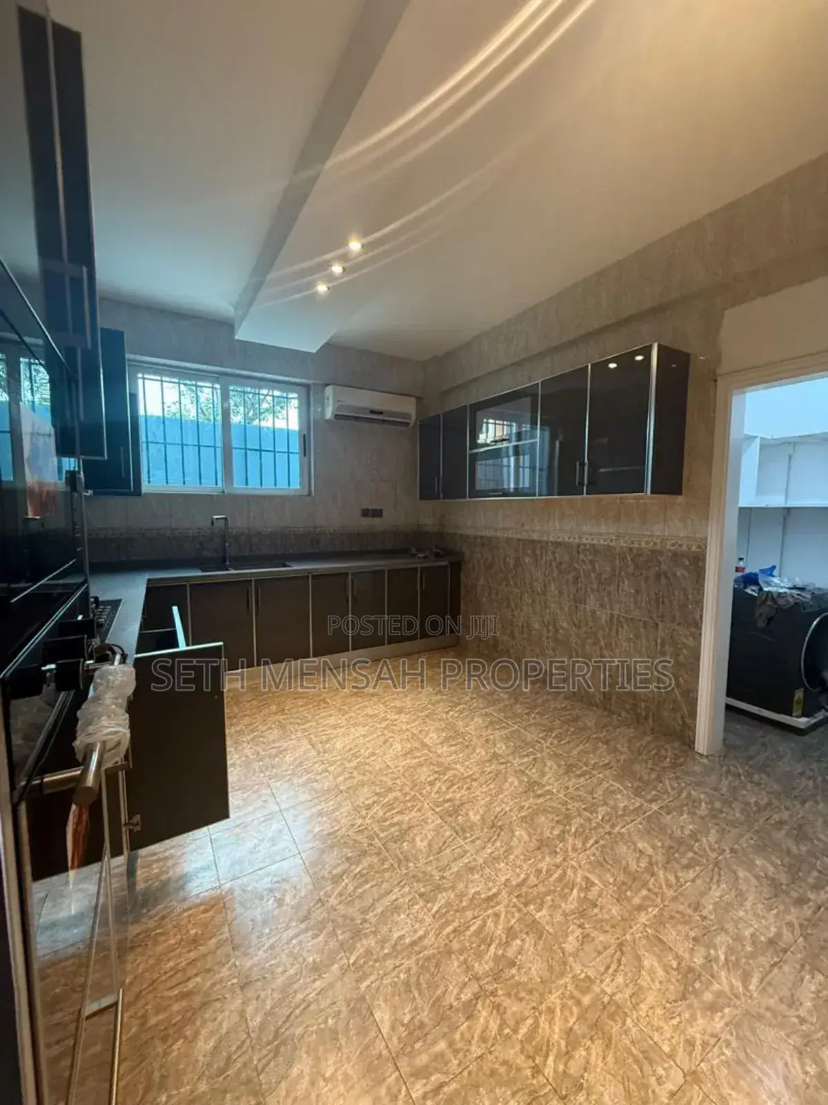 Furnished 4bdrm House in Skm Properties, Cantonments for rent