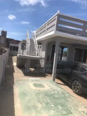 4bdrm House in Skm Properties, Achimota for sale