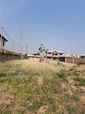 1 Plot at Tema Community 25