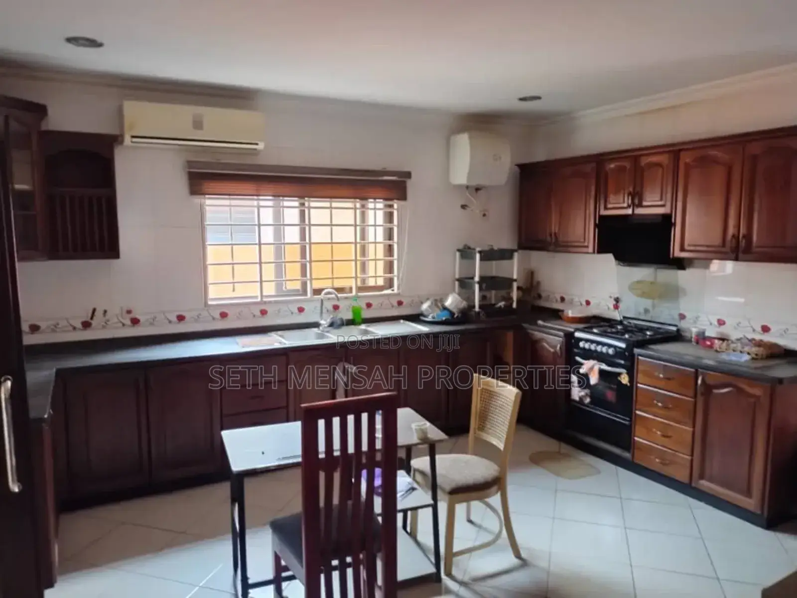 4bdrm House in Skm, Dzorwulu for rent