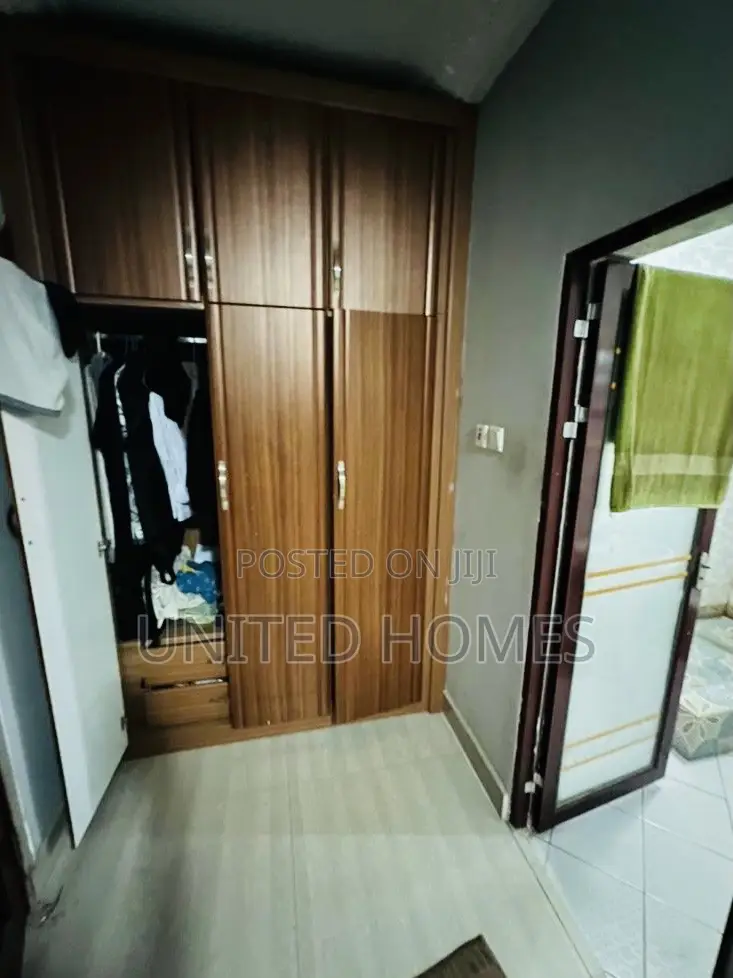 5bdrm House in Weija for sale