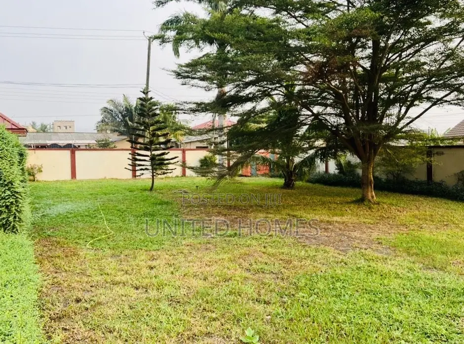 5bdrm House in Weija for sale