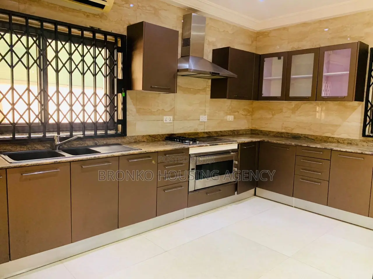 4bdrm House in Bronko Housing, Airport Residential Area for rent