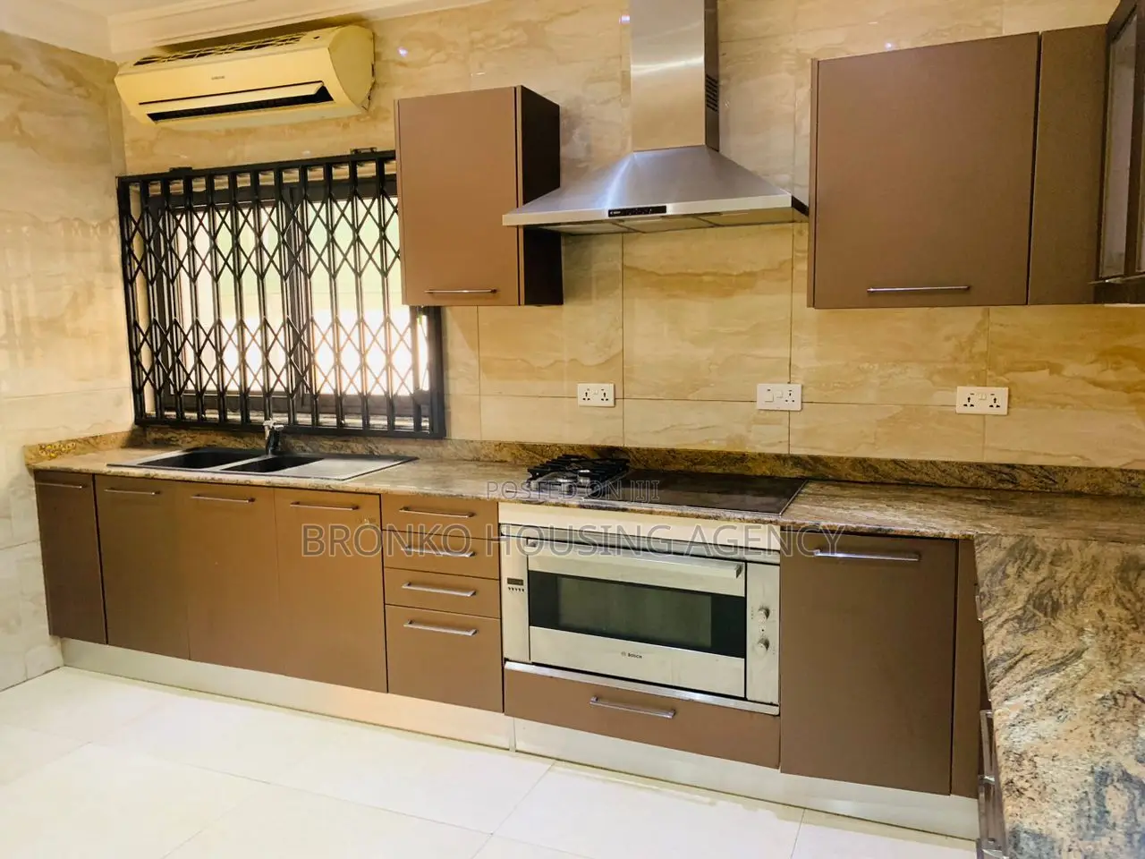 4bdrm House in Bronko Housing, Airport Residential Area for rent