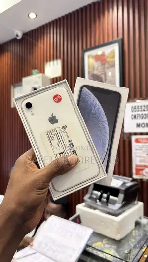 New Apple iPhone XR 128 GB White