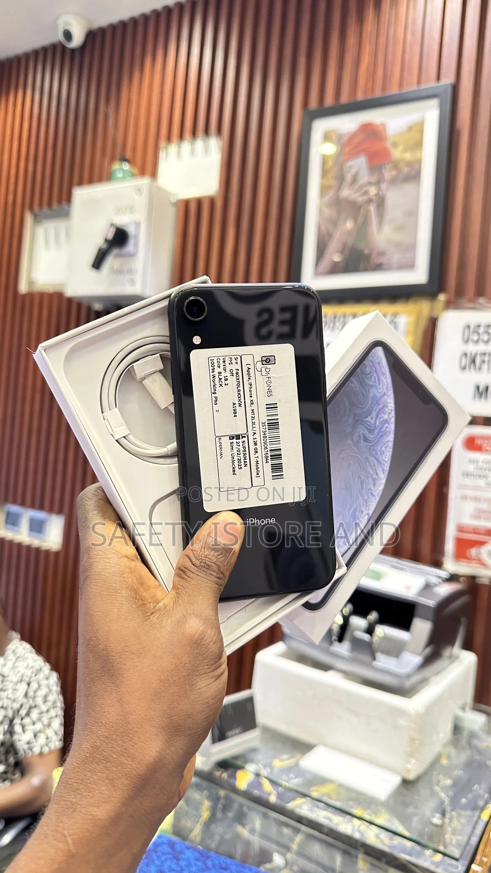New Apple iPhone XR 128 GB Black