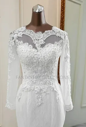 Elegant Lace Long-Sleeve Mermaid Wedding Dress
