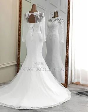Elegant Lace Long-Sleeve Mermaid Wedding Dress