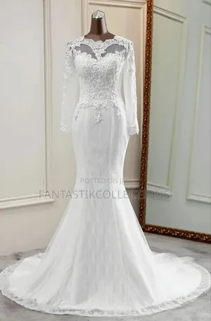 Elegant Lace Long-Sleeve Mermaid Wedding Dress