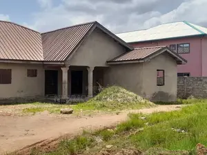 4bdrm Bungalow in Oyibi, Accra Metropolitan for sale