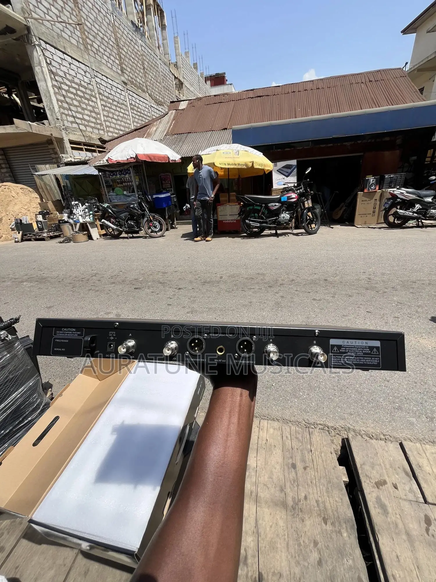 Shure Adx400