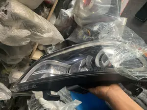 Hyundai Elantra Head Light Pair 2017-19 Led