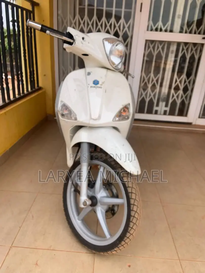 Piaggio Scooter 2010 White