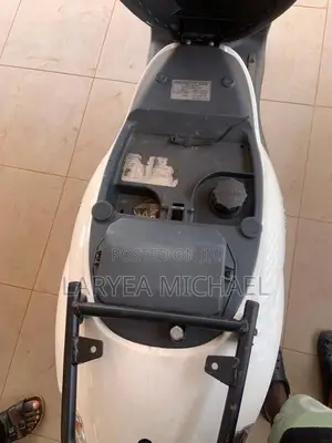 Piaggio Scooter 2010 White