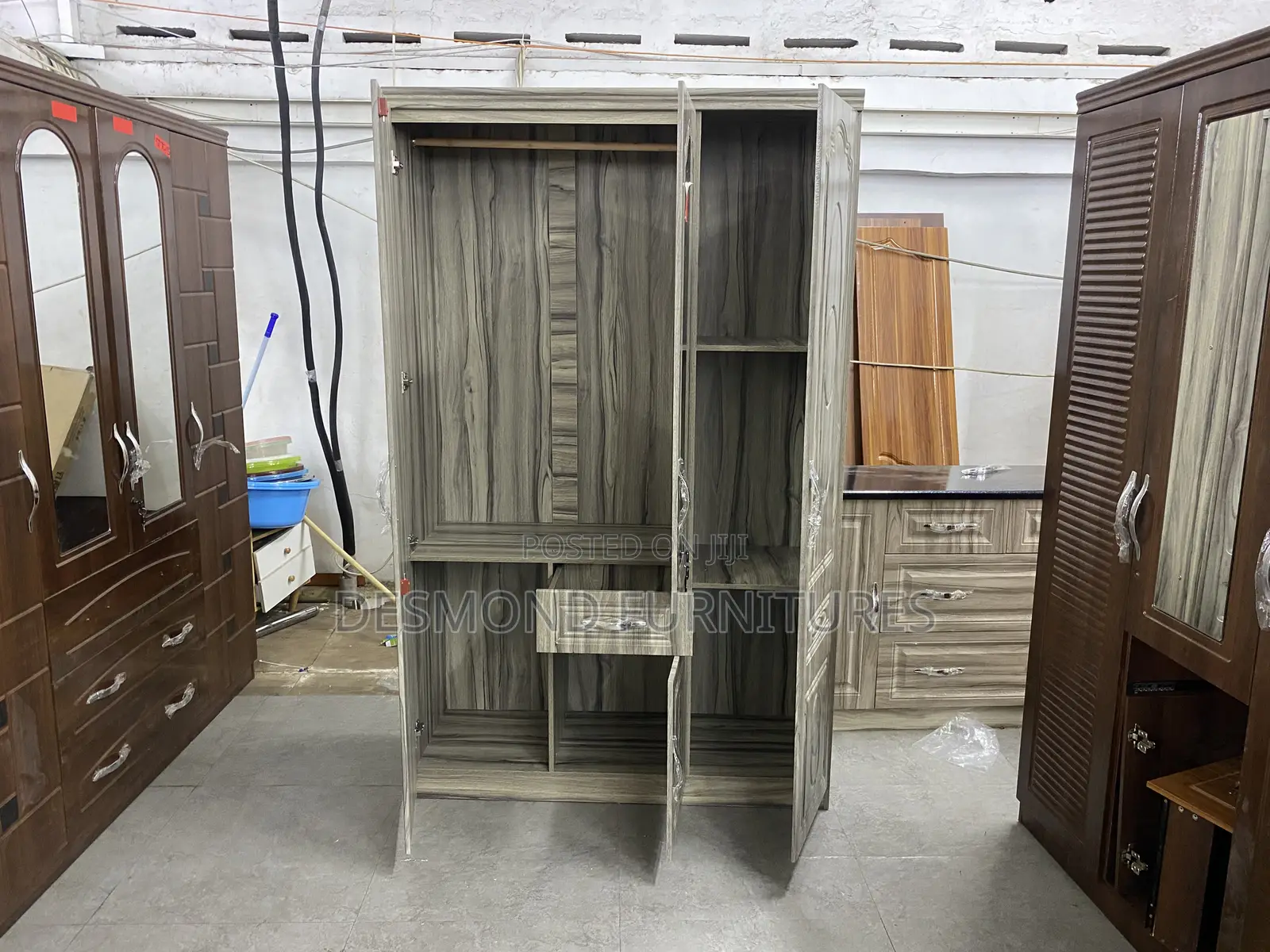 Three Doors Wardrobe With A Mirror 8153