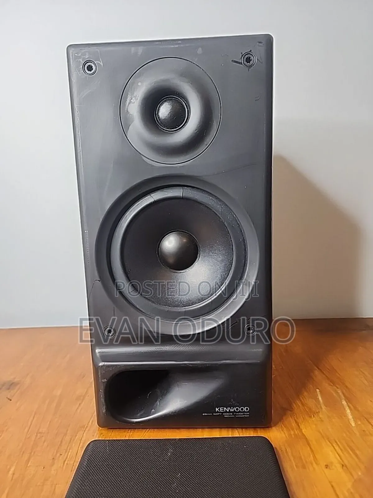 Powerful Kenwood Vintage Bookshelf Loudspeaker