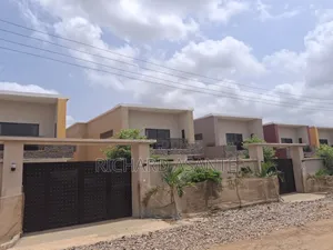 4bdrm Duplex in Crystal Homes, Ashaley Botwe for sale