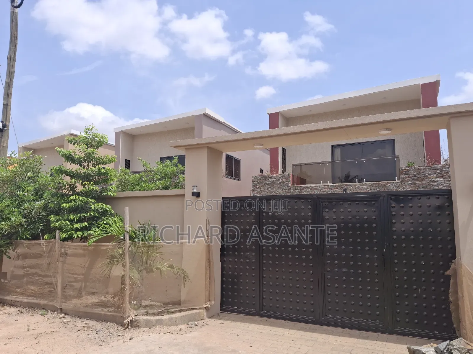 4bdrm Duplex in Crystal Homes, Ashaley Botwe for sale