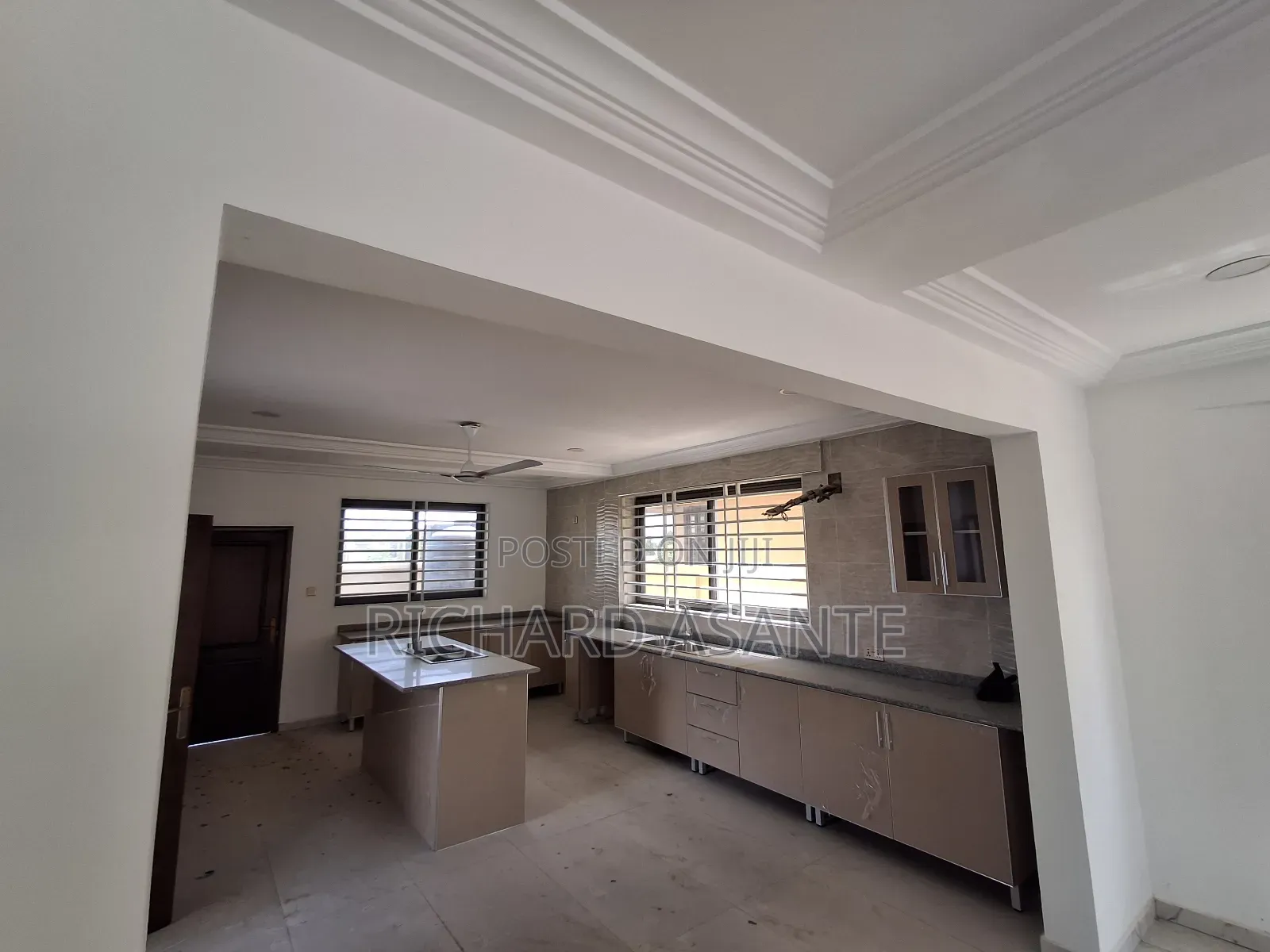 4bdrm Duplex in Crystal Homes, Ashaley Botwe for sale