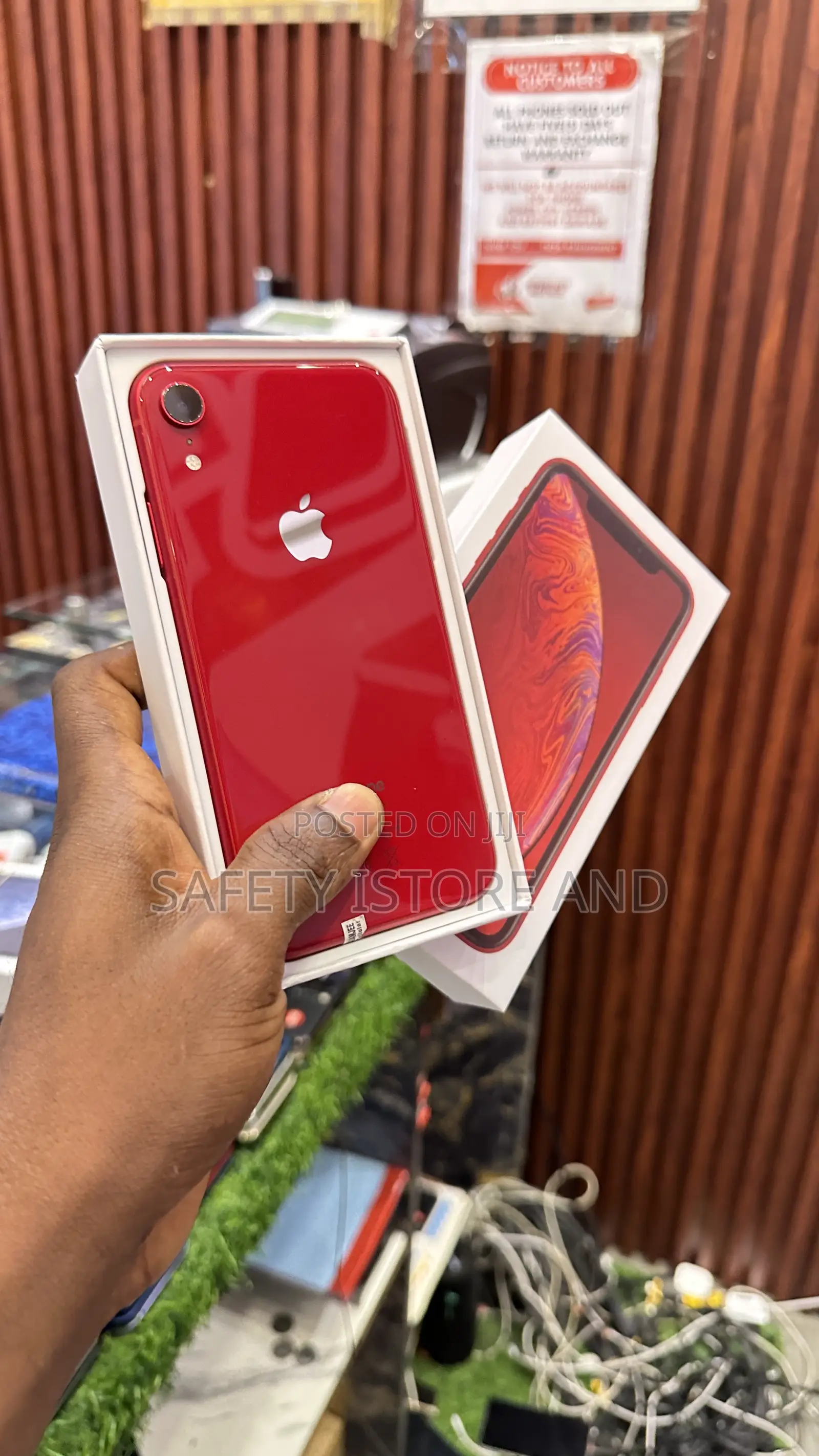 New Apple iPhone XR 128 GB Red