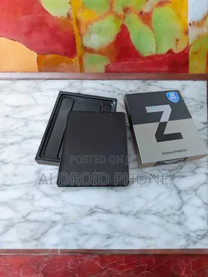 New Samsung Galaxy Z Fold 3 256 GB Gold