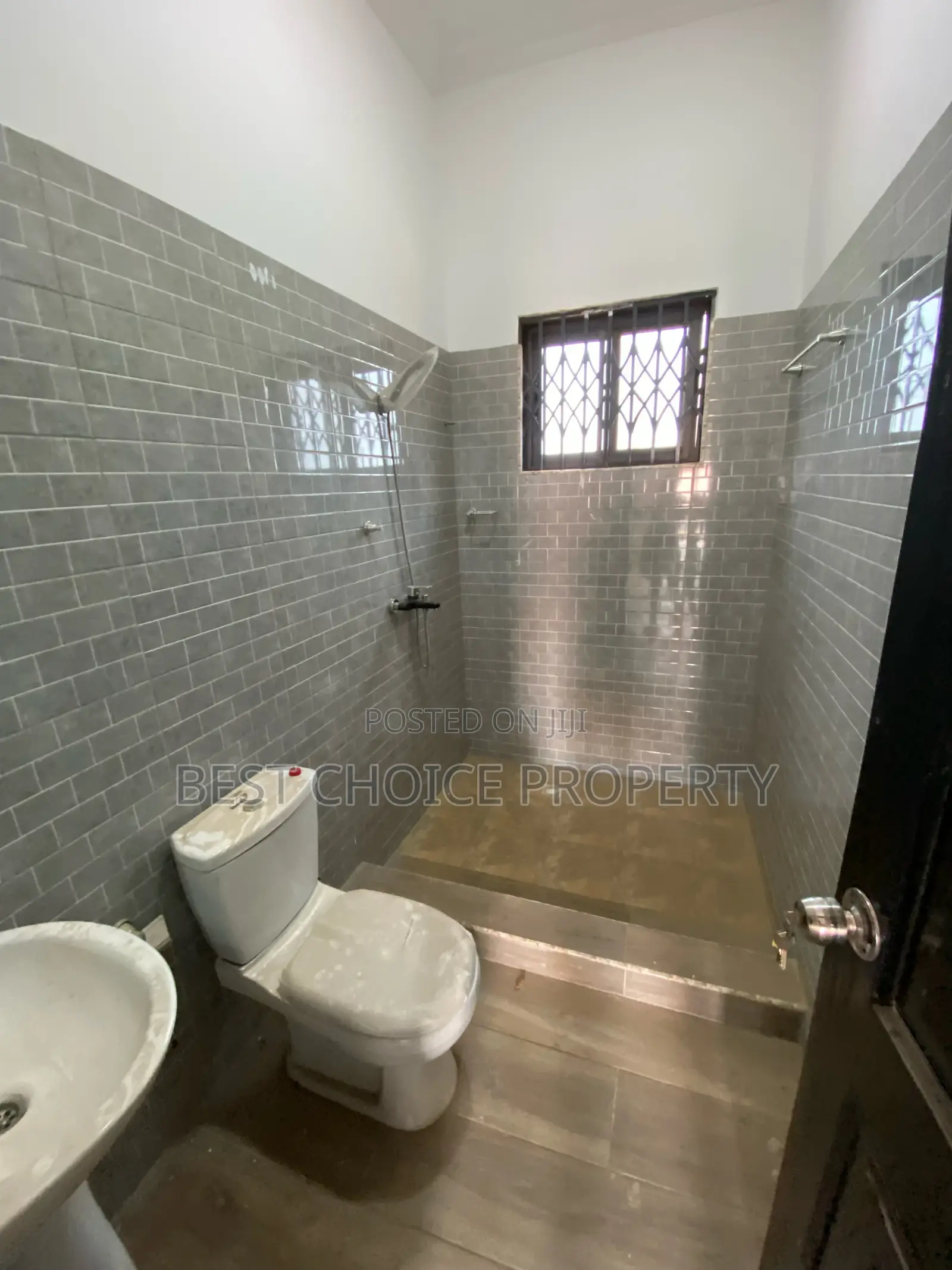 2bdrm Apartment in Amenhia, Adenta for rent