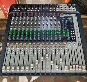 Soundcraft Signature 16 Analogue Mixer