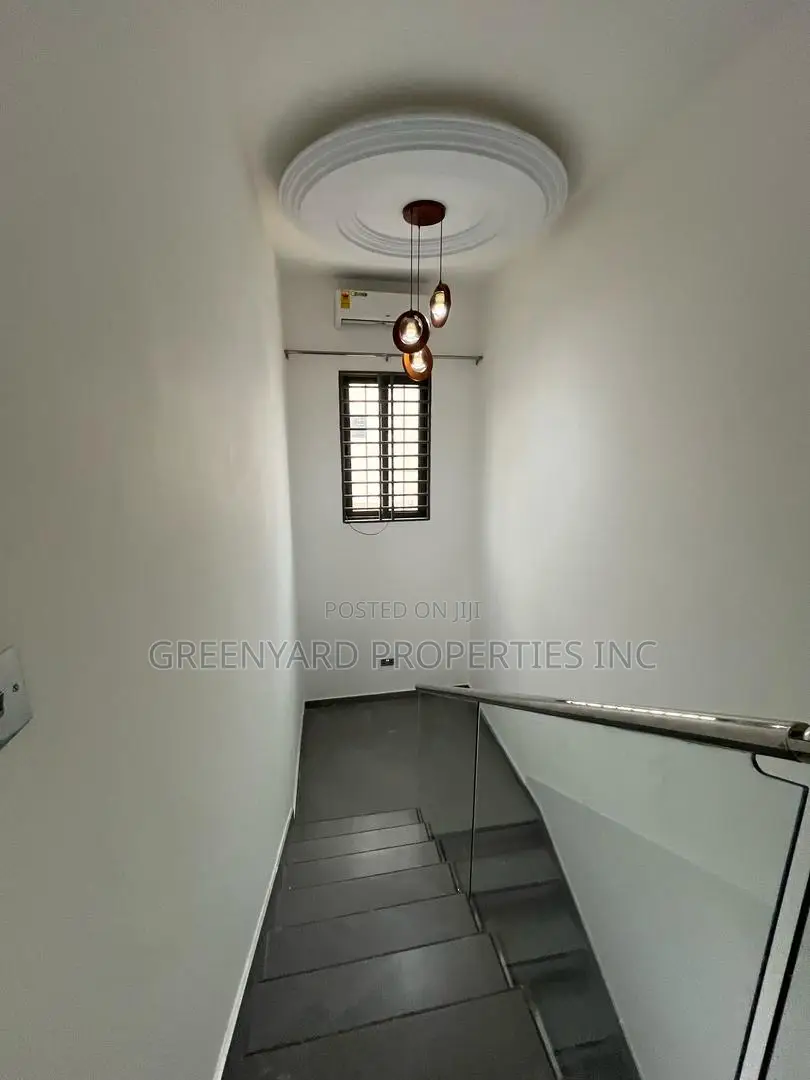 5bdrm House in American House, East Legon for rent