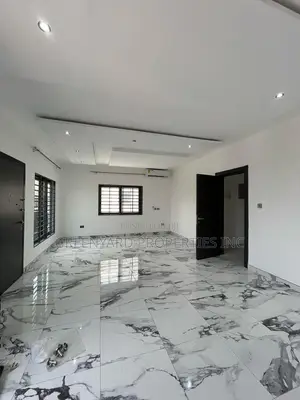5bdrm House in American House, East Legon for rent