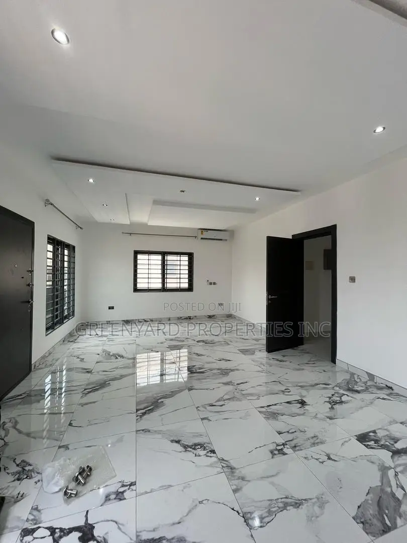 5bdrm House in American House, East Legon for rent